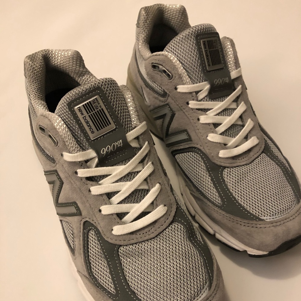 New Balance 990v4 Size W9